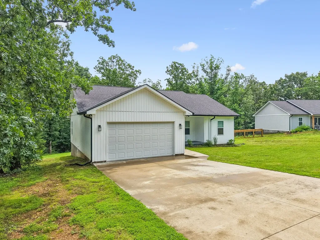 111 Friel Drive Waverly TN 37185