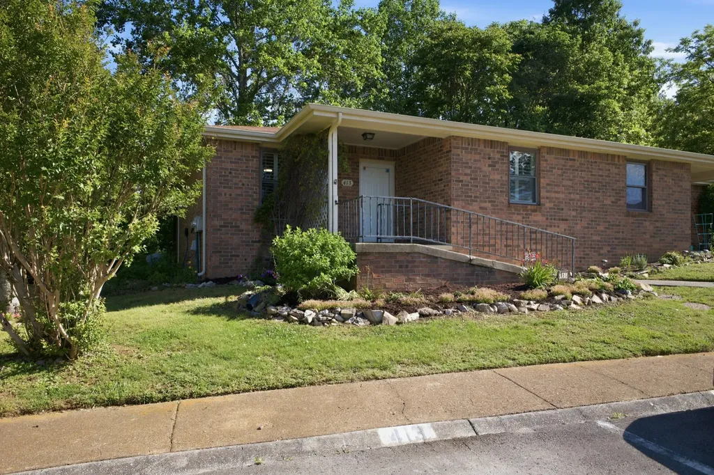 413 Deer Lake Drive Nashville TN 37221