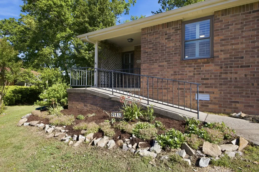 413 Deer Lake Drive Nashville TN 37221