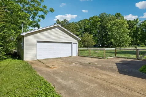 127 Deer Point Road Unionville TN 37180