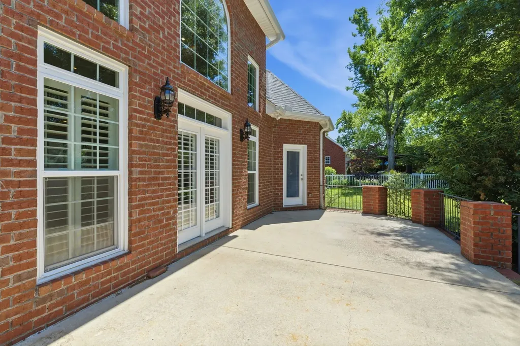 2322 Garrison Cove Murfreesboro TN 37130