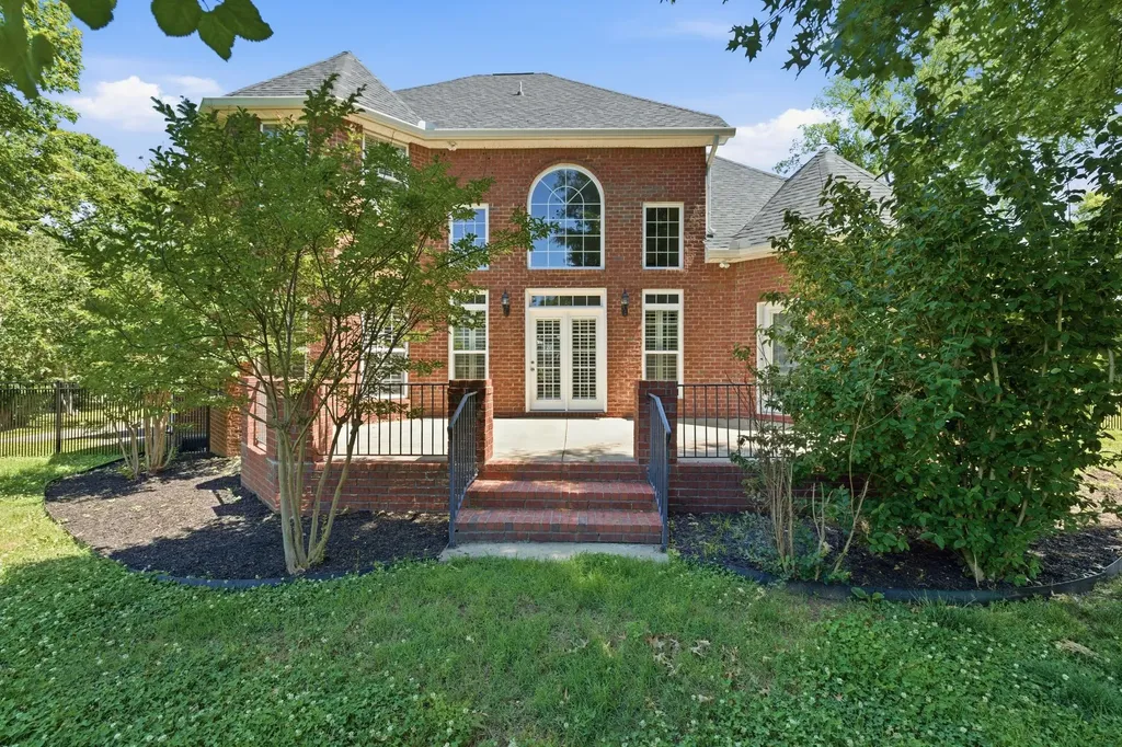 2322 Garrison Cove Murfreesboro TN 37130