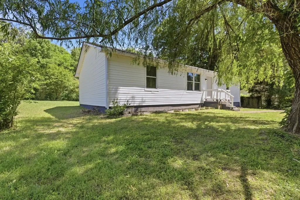 353 Dupuis Drive Clarksville TN 37042