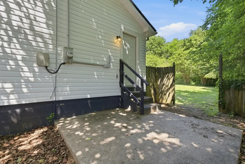 353 Dupuis Drive Clarksville TN 37042