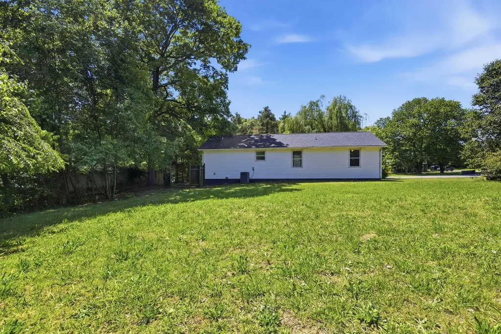 353 Dupuis Drive Clarksville TN 37042