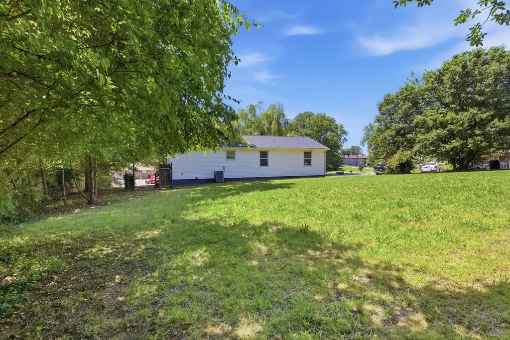 353 Dupuis Drive Clarksville TN 37042