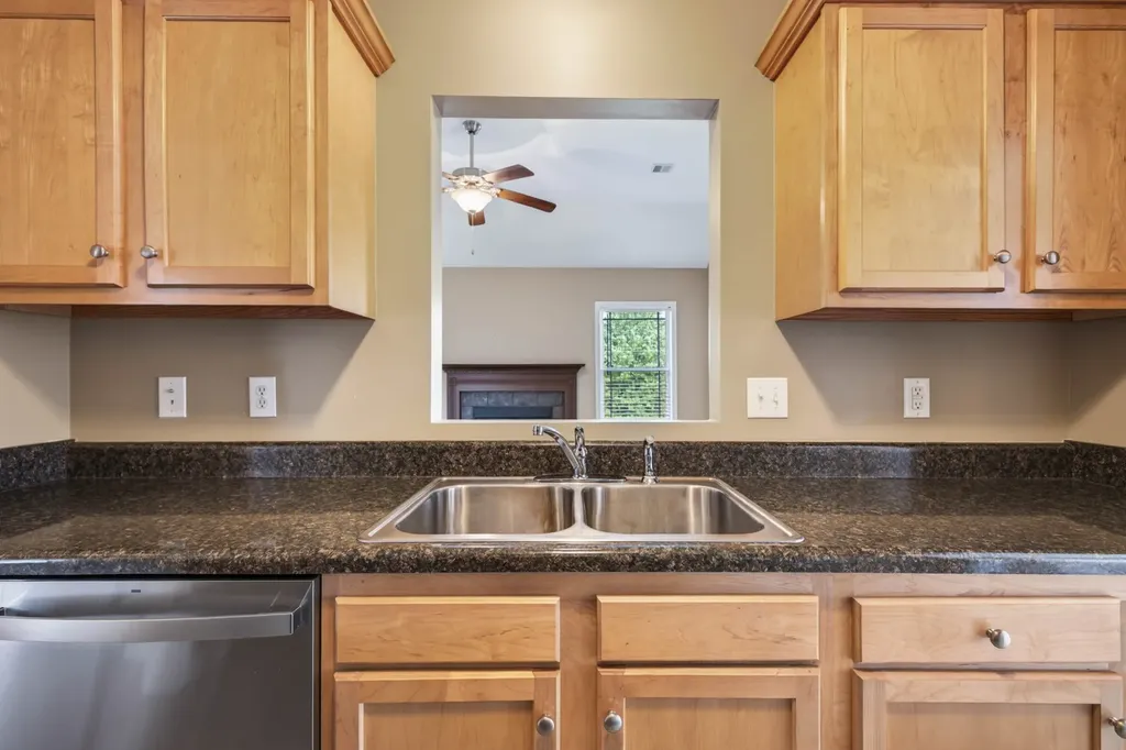 984 Chardea Court Clarksville TN 37040
