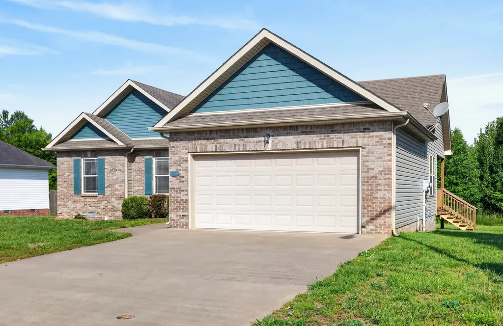 984 Chardea Court Clarksville TN 37040