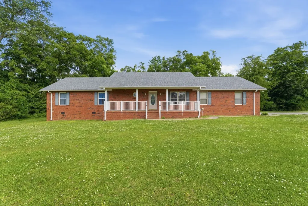 404 Heikens Drive Decherd TN 37324