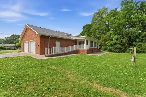 404 Heikens Drive Decherd TN 37324