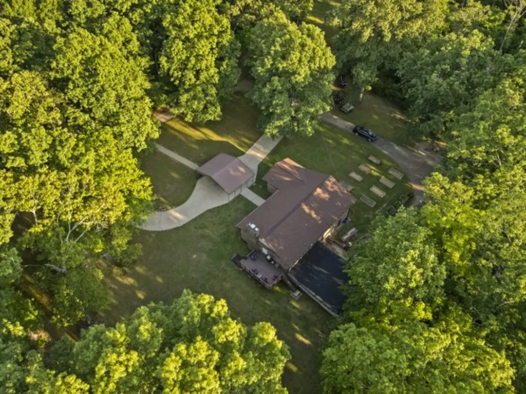 780 Waters Road Centerville TN 37033