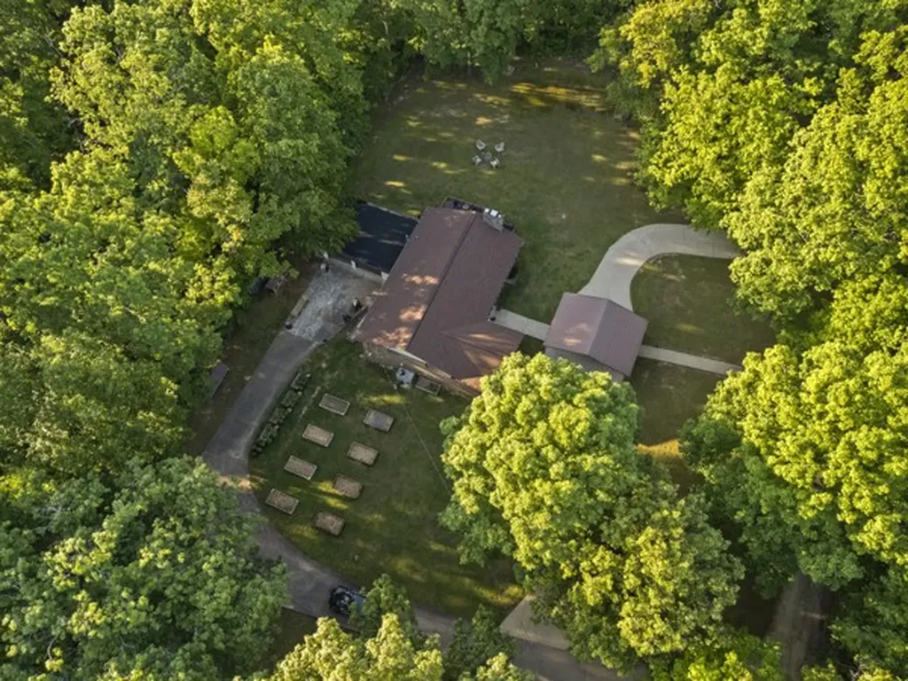 780 Waters Road Centerville TN 37033