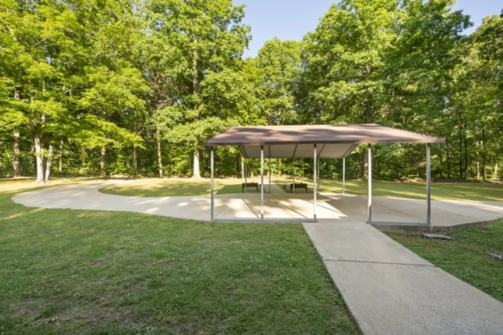 780 Waters Road Centerville TN 37033