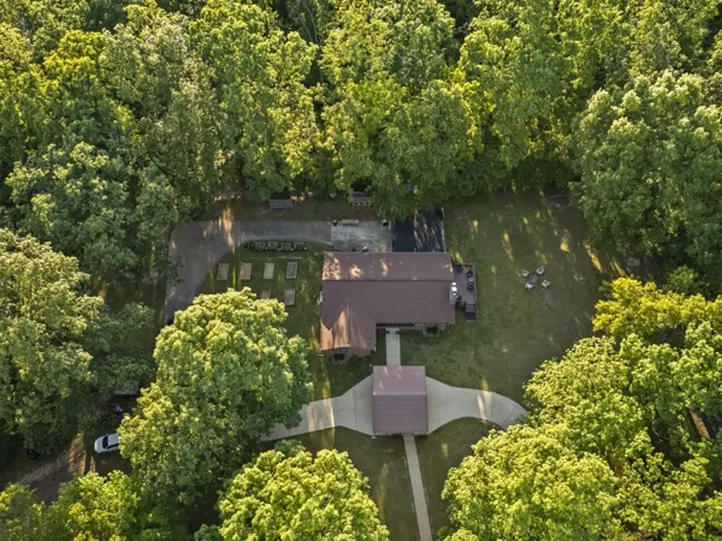 780 Waters Road Centerville TN 37033