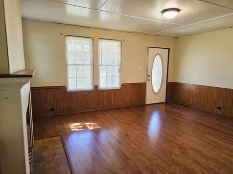 122 W Lake Street Camden TN 38320