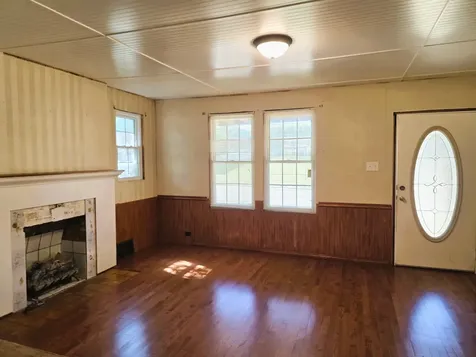 122 W Lake Street Camden TN 38320
