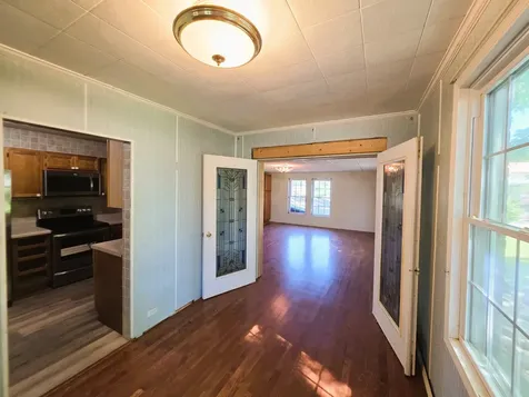 122 W Lake Street Camden TN 38320