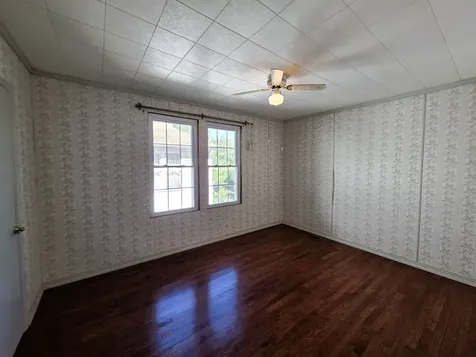 122 W Lake Street Camden TN 38320