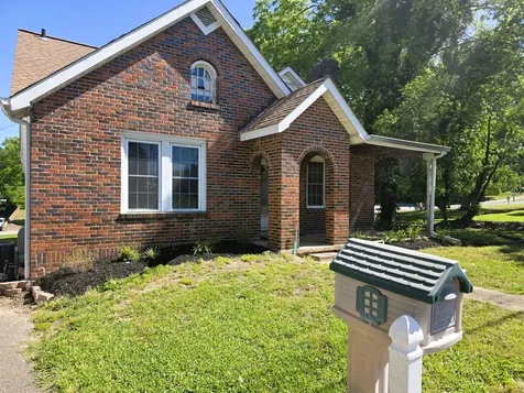 122 W Lake Street Camden TN 38320