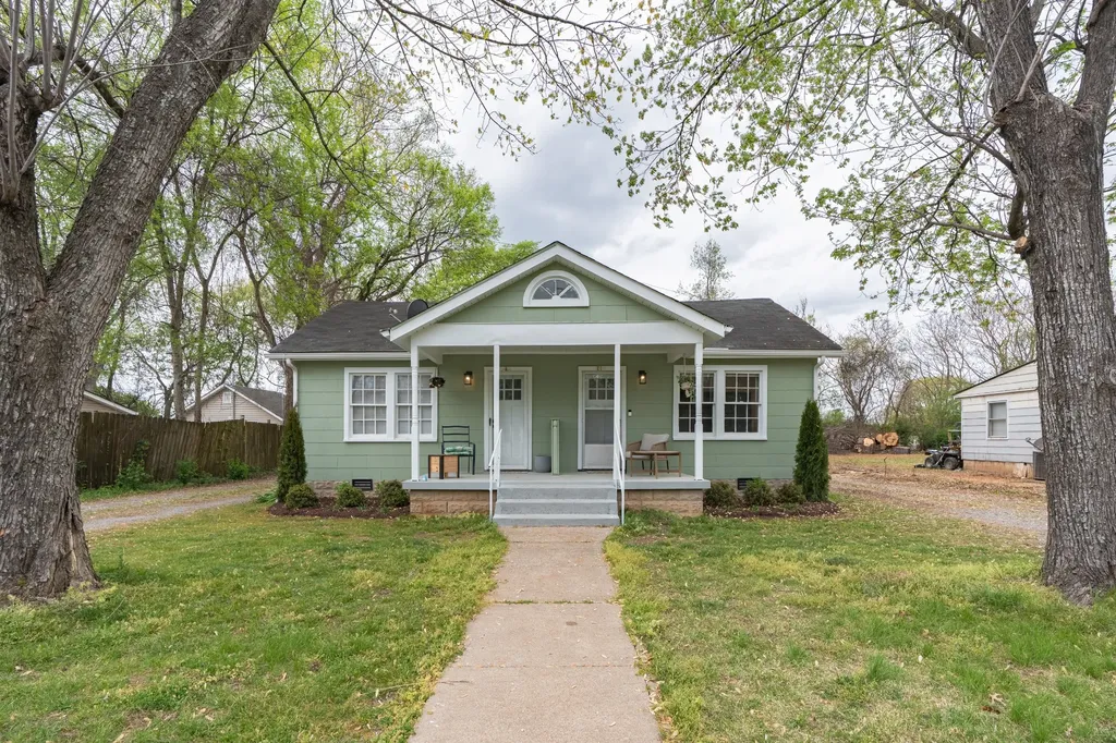 915 Leaf Avenue Murfreesboro TN 37130