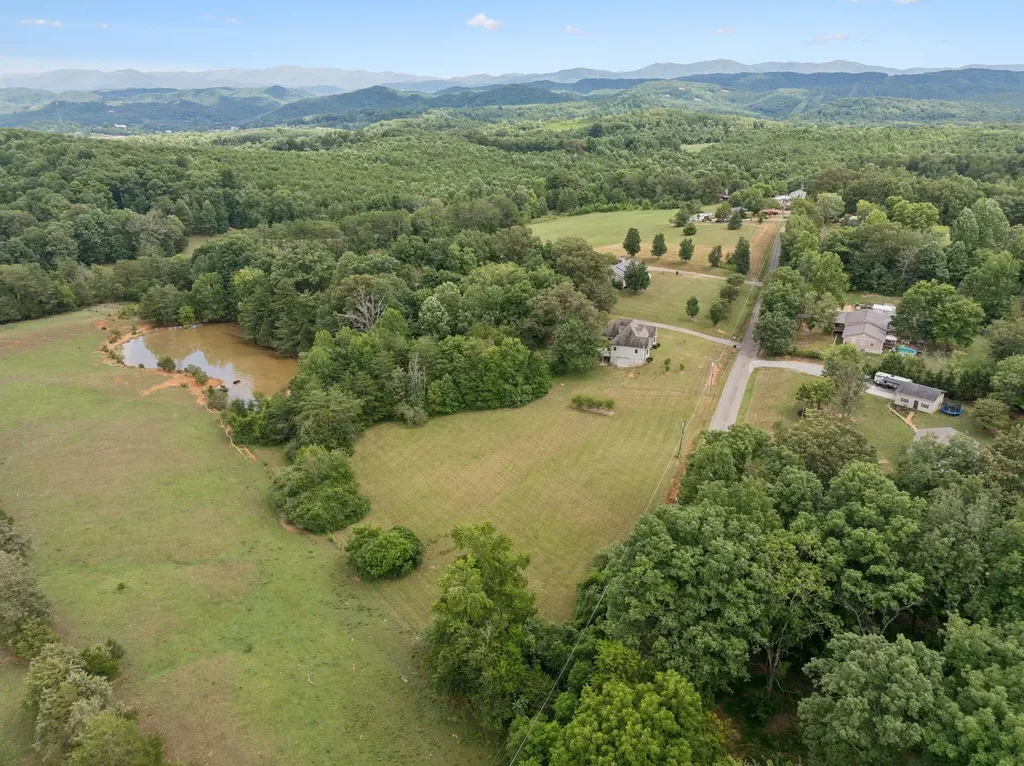 246 Akins Road Tellico Plains TN 37385