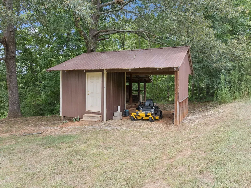 246 Akins Road Tellico Plains TN 37385