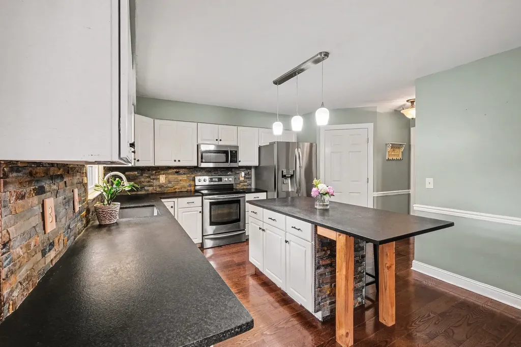 2439 Amber Glen Drive Murfreesboro TN 37128