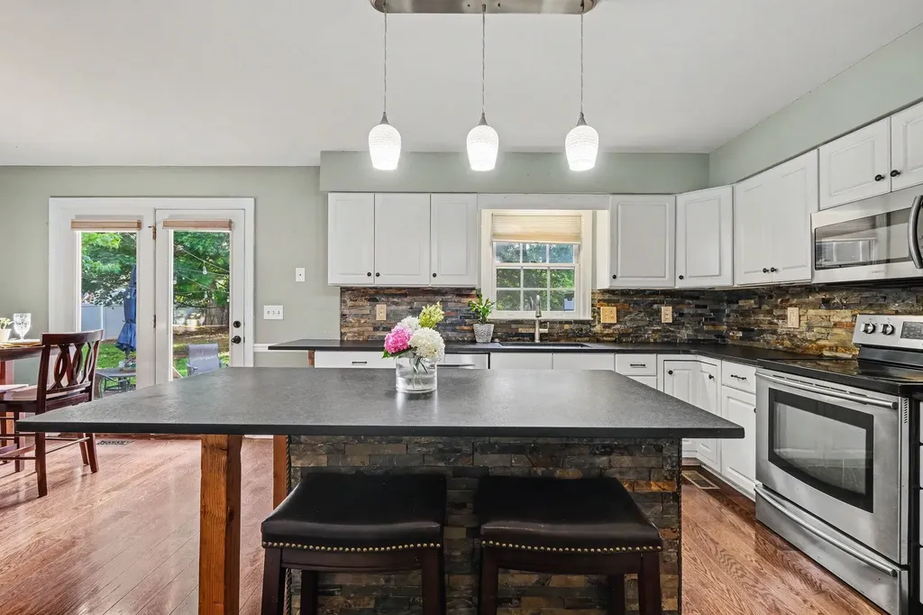 2439 Amber Glen Drive Murfreesboro TN 37128