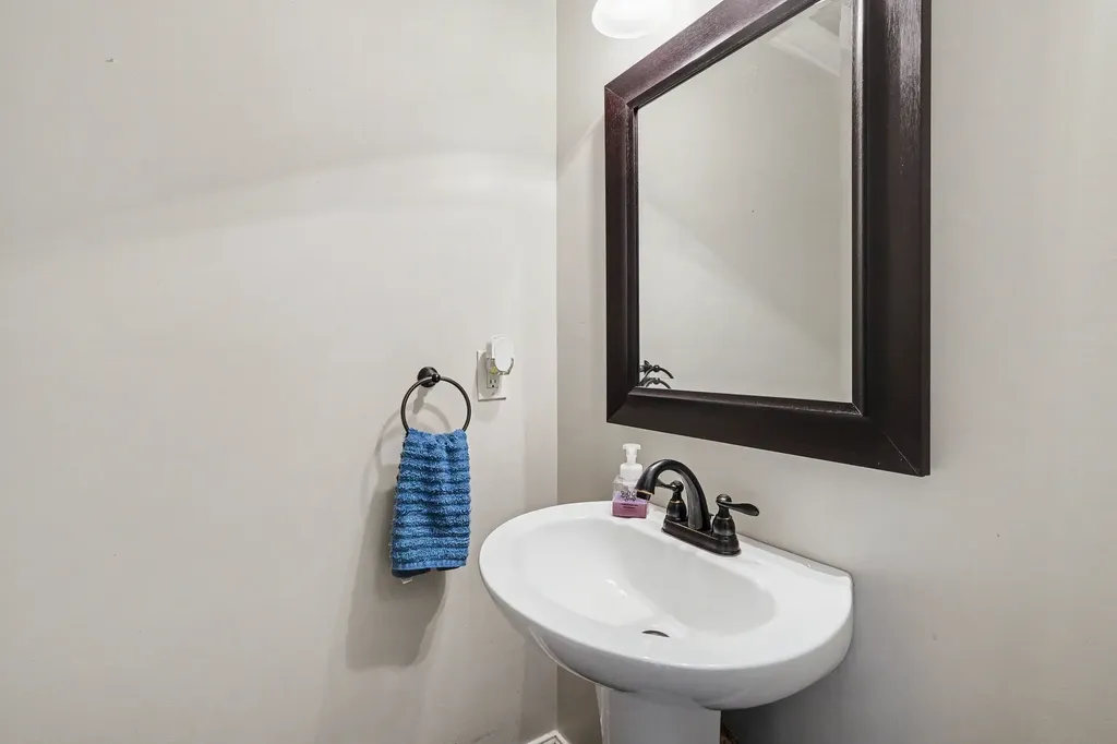 2439 Amber Glen Drive Murfreesboro TN 37128