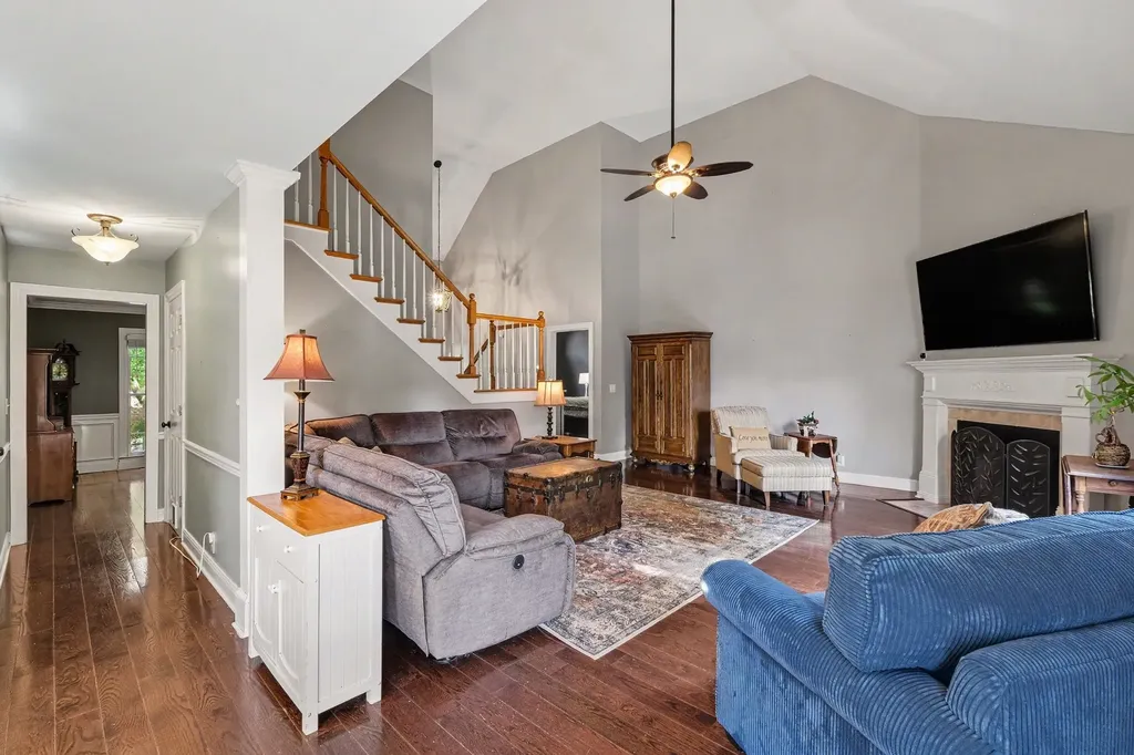 2439 Amber Glen Drive Murfreesboro TN 37128