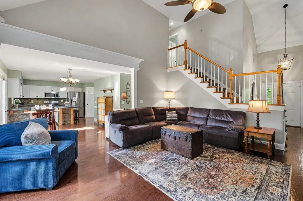 2439 Amber Glen Drive Murfreesboro TN 37128