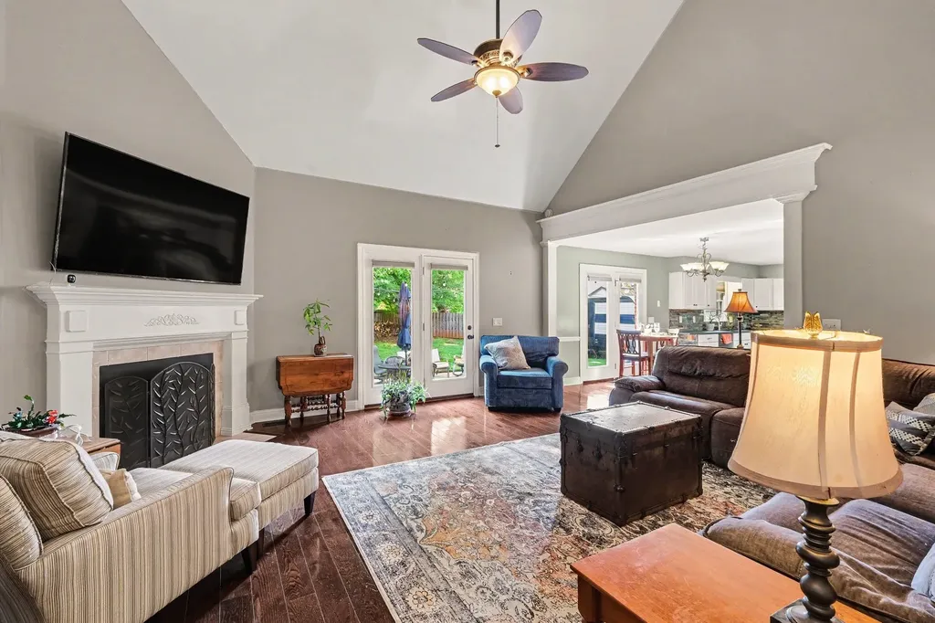 2439 Amber Glen Drive Murfreesboro TN 37128