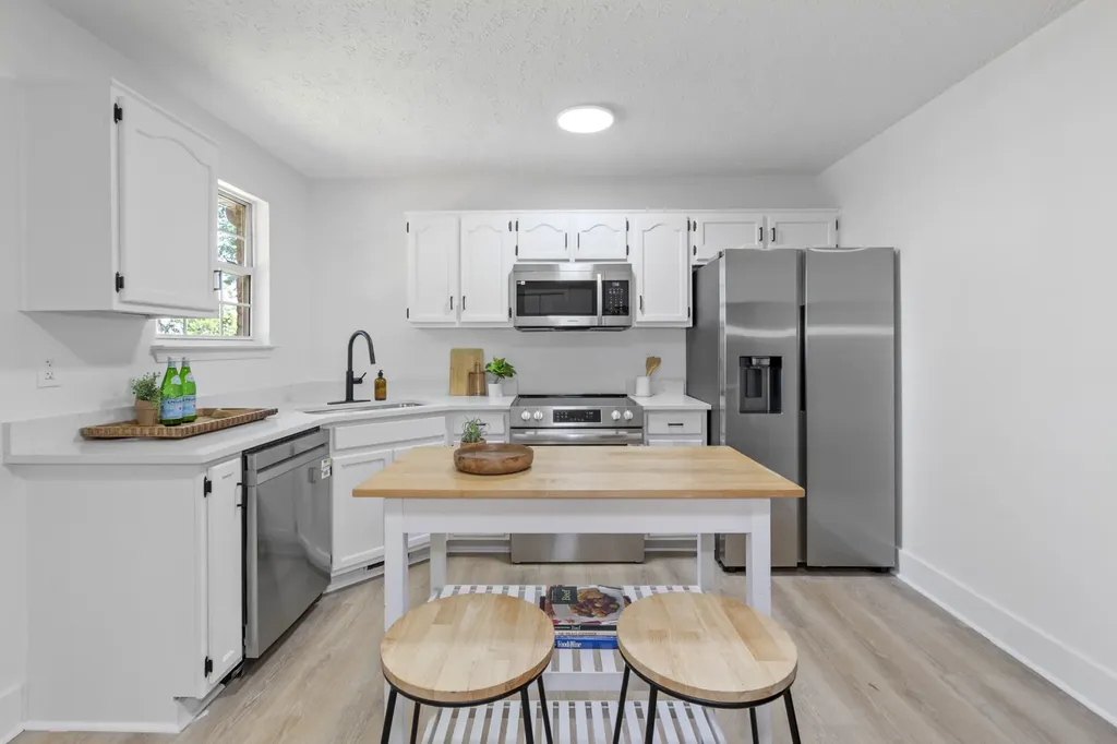 2111 A 14th Ave, N Nashville TN 37208