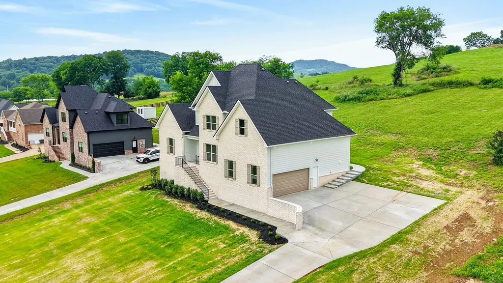 295 Bridle Path Lane Hartsville TN 37074