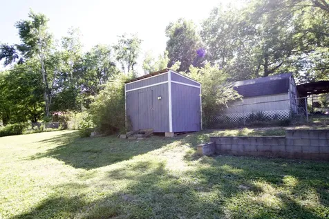 10135 W Oak Drive Bon Aqua TN 37025