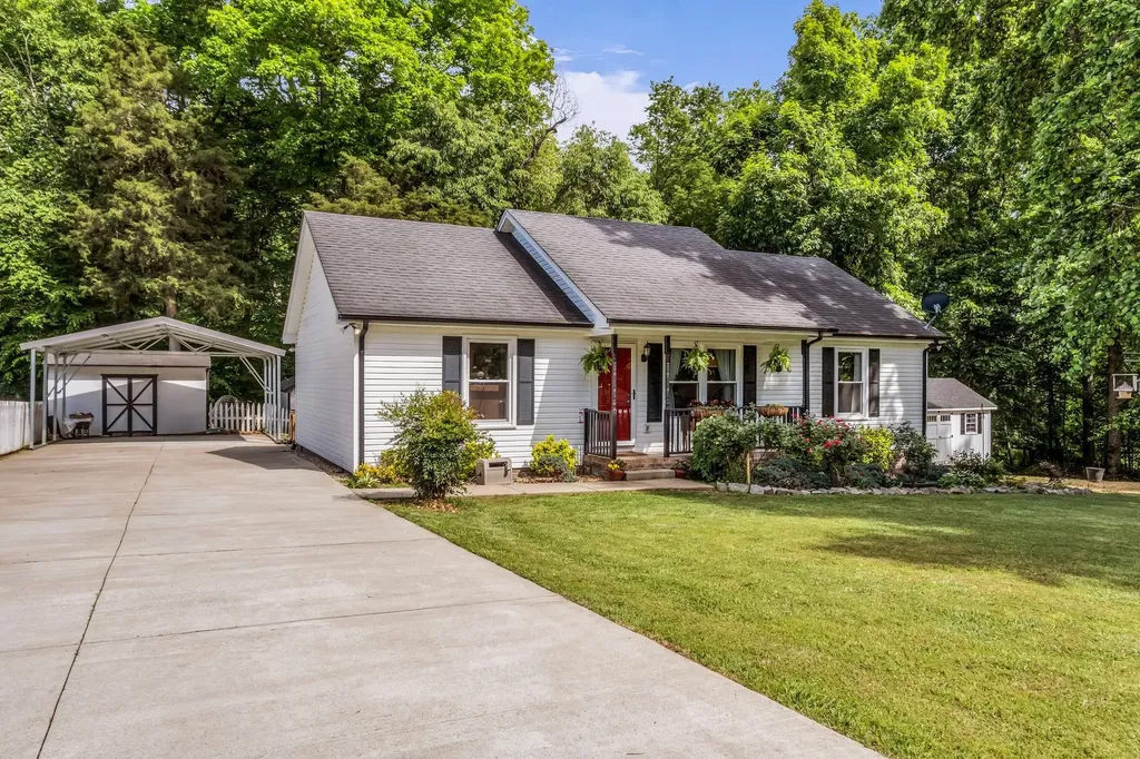 2017 Shawnee Lane Greenbrier TN 37073