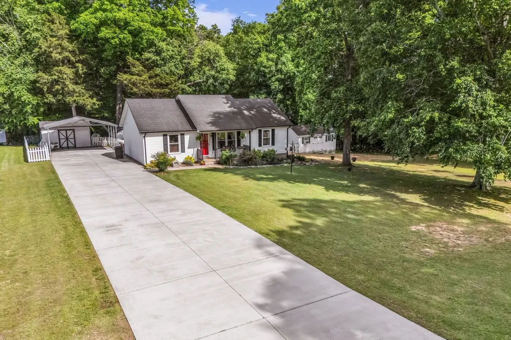 2017 Shawnee Lane Greenbrier TN 37073