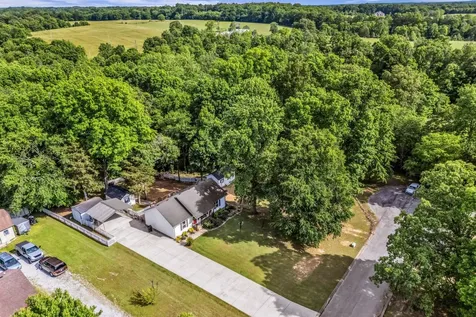 2017 Shawnee Lane Greenbrier TN 37073