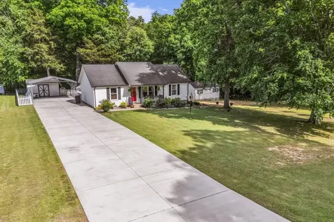 2017 Shawnee Lane Greenbrier TN 37073