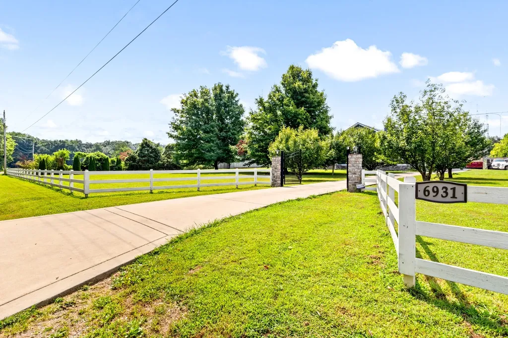 6931 Cowan Road Springfield TN 37172