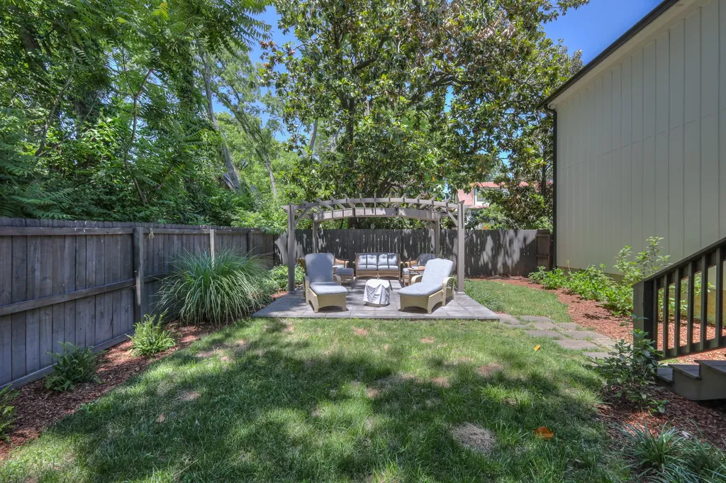 3733 Granny White Pike Nashville TN 37204