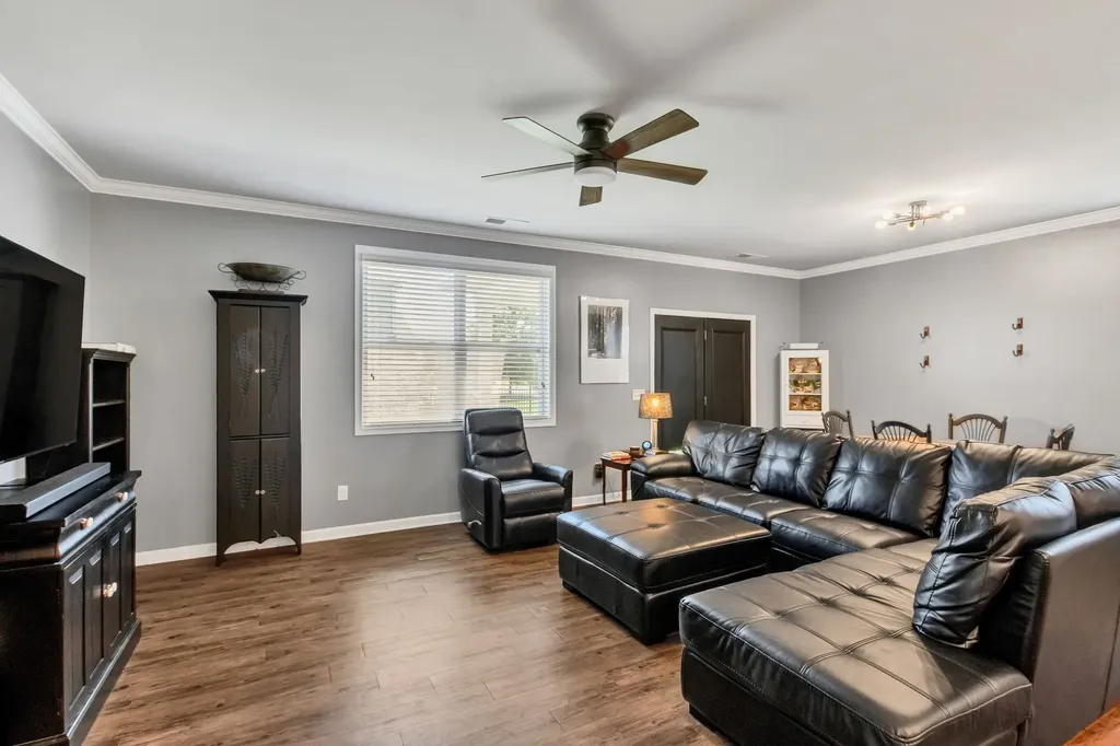 3713 Sweetbriar Avenue Murfreesboro TN 37128
