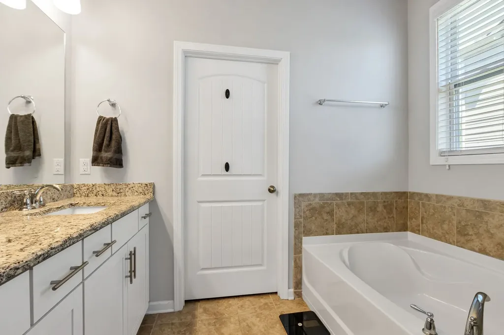 3713 Sweetbriar Avenue Murfreesboro TN 37128