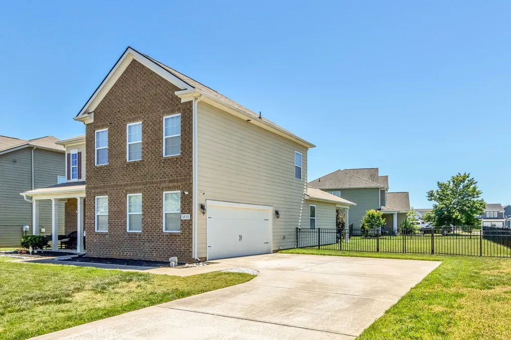3713 Sweetbriar Avenue Murfreesboro TN 37128