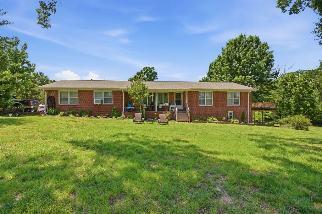 1057 S Ellington Parkway Lewisburg TN 37091