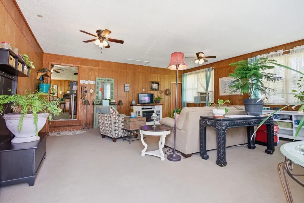 1057 S Ellington Parkway Lewisburg TN 37091