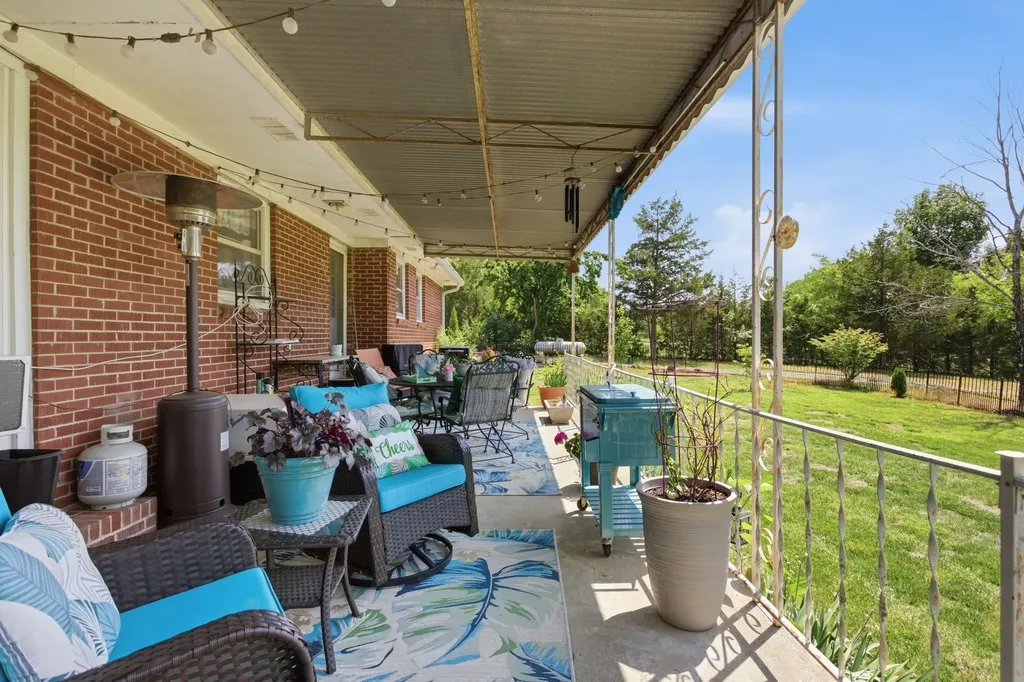 1057 S Ellington Parkway Lewisburg TN 37091