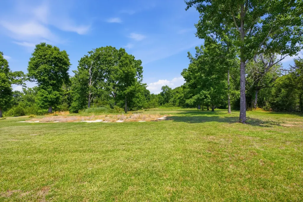 1057 S Ellington Parkway Lewisburg TN 37091