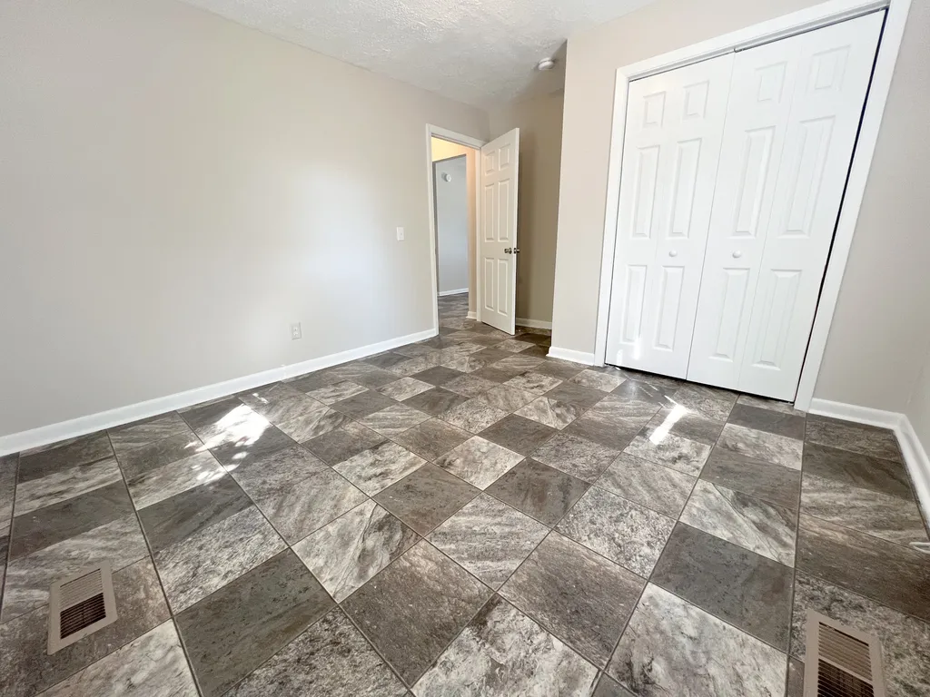 1139 Main Street Clarksville TN 37040