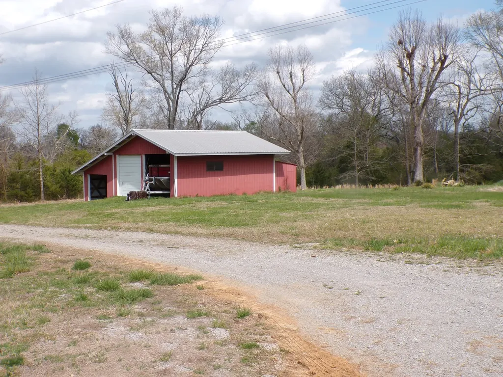 1053 S Ellington Parkway Lewisburg TN 37091